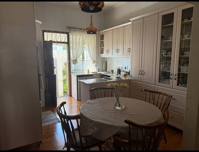 2 BEDROOM APARTMENT FOR SALE IN ESSENWOOD